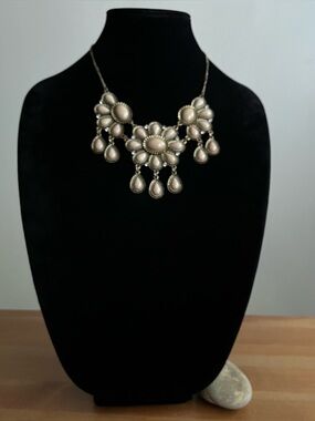 Charming Charlie signed statement bib necklace women's jewelry fashion